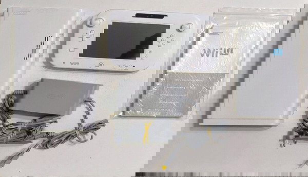 Nintendo Wii U White Complete + 9 Cib Games ΠΑΚΈΤΟ
