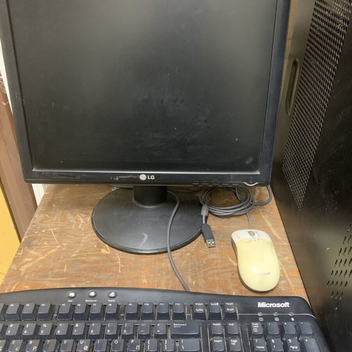 Desktop computer set Intel i3-4130, 4GB RAM, 240GB SSD, 500GB HDD, LG 17-inch monitor