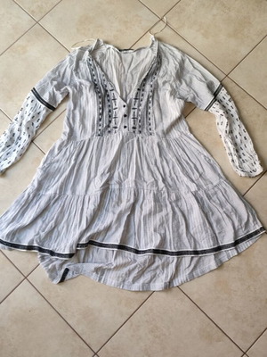 Zara dress medium size used, black and white, wide fit