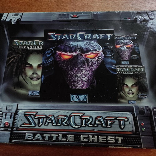 StarCraft Battle Chest PC game used, big box with manuals