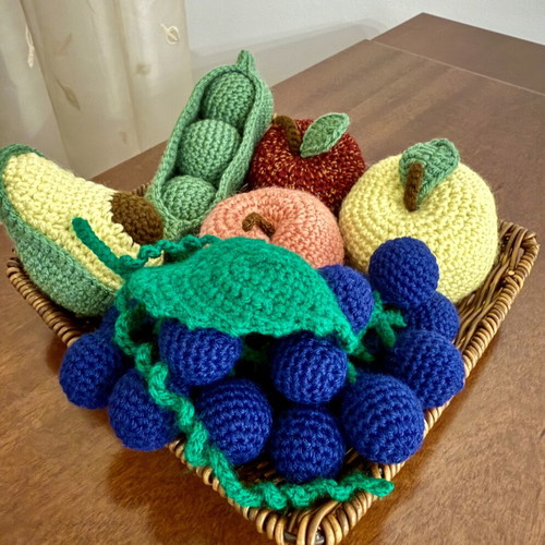 Handmade decorative fruit basket with lavender-scented wooden balls