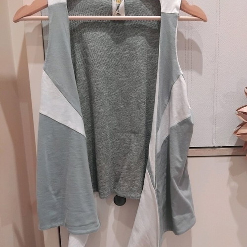 HEEL vest blouse small new, reversible