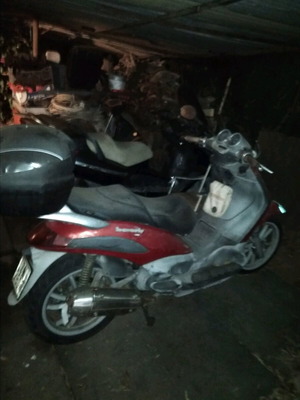 Piaggio Beverly 200 σκούτερ σαν καινούργιο, κόκκινο