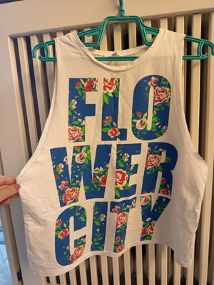 Αμάνικο γυναικείο μπλουζάκι Ths Fashion medium size σαν καινούργιο, πολύχρωμο