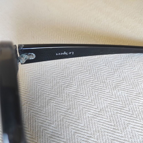 Le Specs The Dandy sunglasses used, black oval frame
