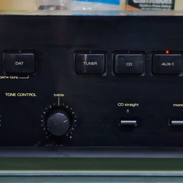Luxman A-321 amplifier used