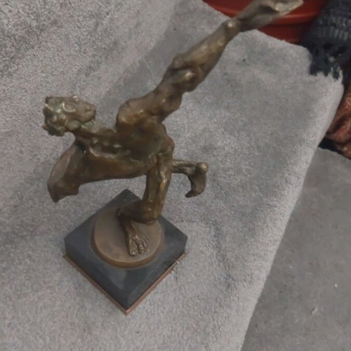 Discobolus sculpture