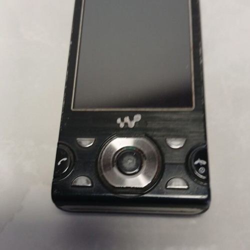 Mobile phone used without battery, unknown condition