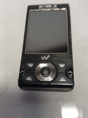 Mobile phone used without battery, unknown condition
