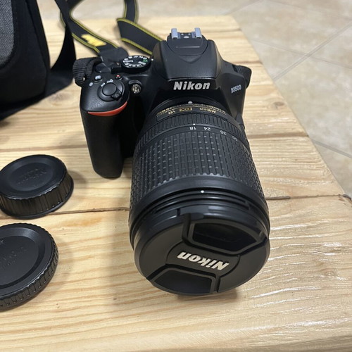 Nikon D3500 camera kit like new with 18-140mm VR lens and bag