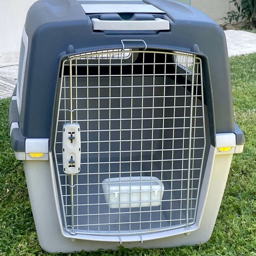Large dog carrier cage like new with food container 78x45x64