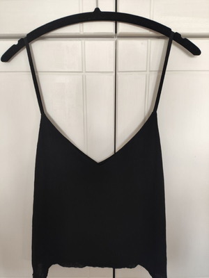 Bershka black top like new, size large