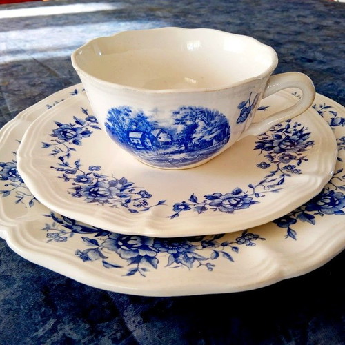 Old Sarreguemines Romantic porcelain cup France 1960