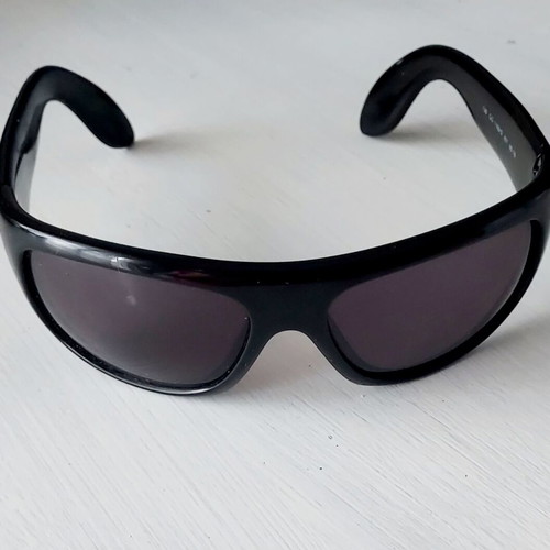 Gucci sunglasses unisex like new, black