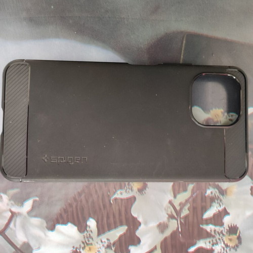 Mobile phone cases used, two colors available