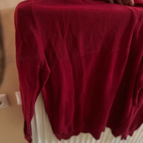 Red oversized pullover like new, size XL