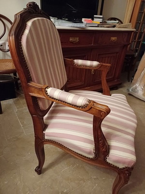 Δύο πολυθρόνες Louis Philippe με στόφα σε εξαιρετική κατάσταση Laura Ashley