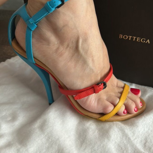 Bottega Veneta sandals like new, size 37, multicolor leather