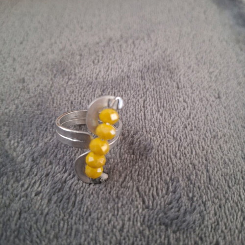 Handmade ring new with crystals and adjustable aluminum base yellow