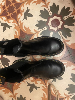 Dr. Martens Chelsea boots polished smooth black like new, size 39
