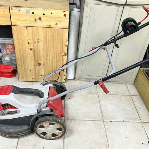 Strewins 400 EP3 lawn mower used, for spare parts without catcher