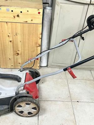 Strewins 400 EP3 lawn mower used, for spare parts without catcher