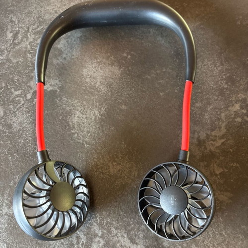 Neck fans like new with battery