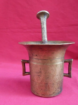 Γουδί αρχών προηγούμενου αιώνα μεταχειρισμένο με χερούλια