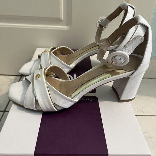 Gianna Kazakou leather white sandals like new