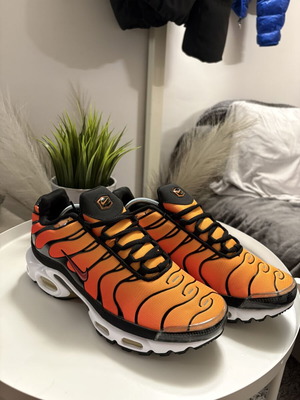 Nike Tn sneakers, DS condition, size 42.5, black and orange