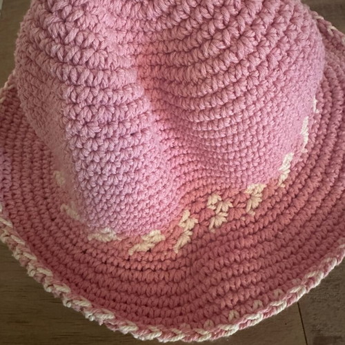 Knit beach hat new, white and pink, size M