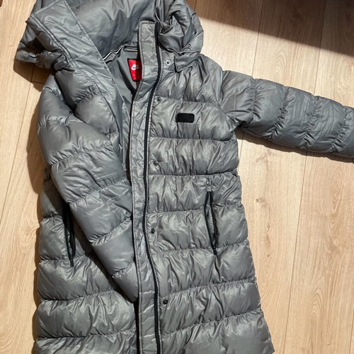Nike parka puffer used, excellent condition, size M