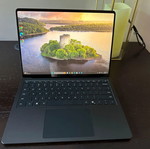 Microsoft Surface Laptop Copilot+ PC 13.8" Touchscreen 120Hz, 16GB RAM, 512GB SSD
