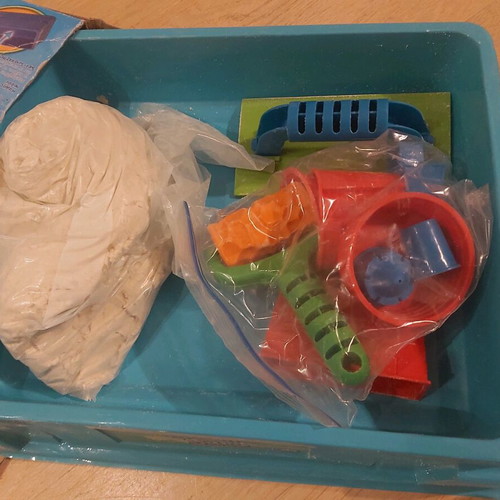 Super Sand playset like new