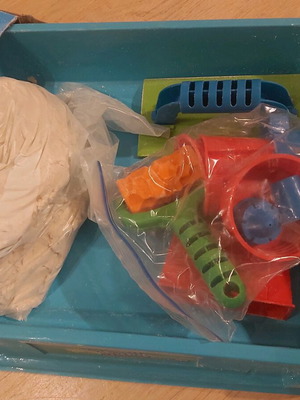 Super Sand playset like new