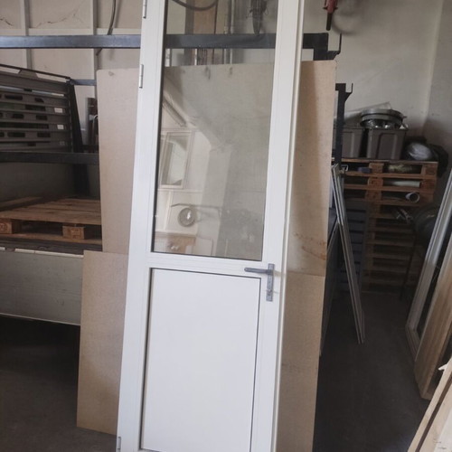 Aluminum door used, beige color, dimensions 76x241cm, frame 5.5cm