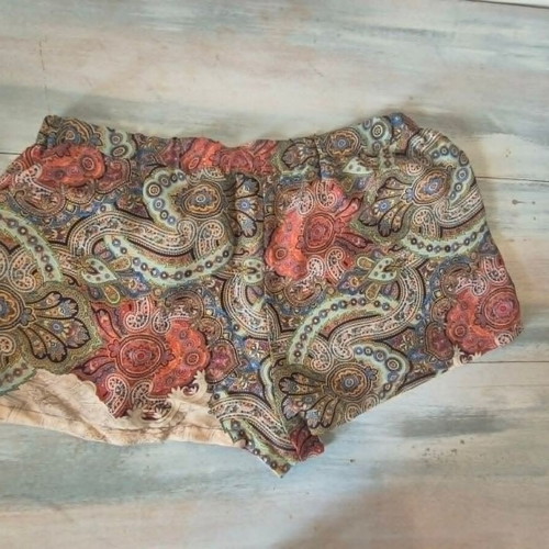Zara printed shorts L satin texture like new