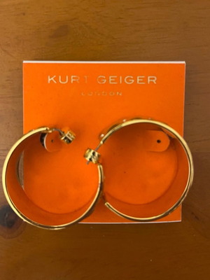 Σκουλαρίκια Kurt Geiger καινούργια, κίτρινα κρίκοι με πουγκί