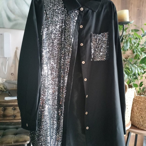 Black shirt with silver details size L new