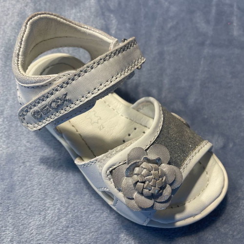 Geox kids leather sandals size 22