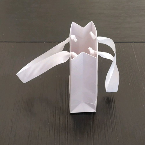 White paper bag like new