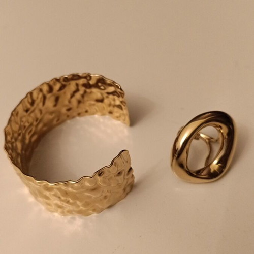 Bracelet and ring set new, gold-colored stainless steel