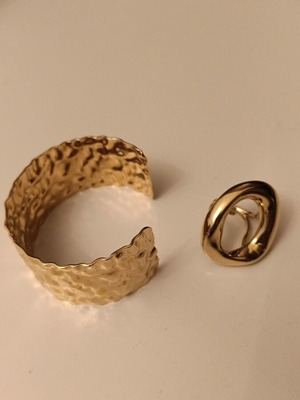 Bracelet and ring set new, gold-colored stainless steel