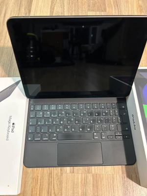 iPad Air 4ης γενιάς με Magic Keyboard