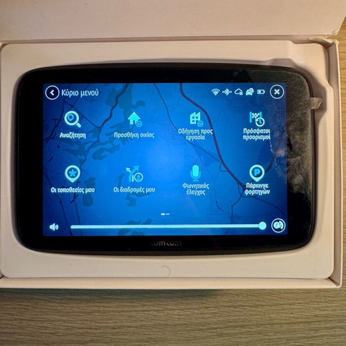 TomTom GO Expert Plus GPS like new with box and mount