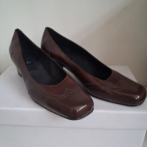 Brown women's pumps size 41 new