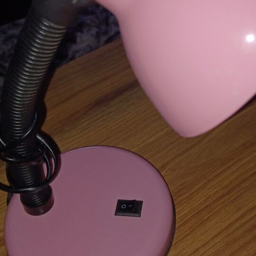 Desk lamp like new, pink girly
