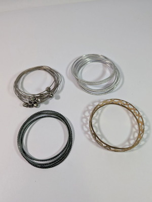 Set of 4 bracelets used