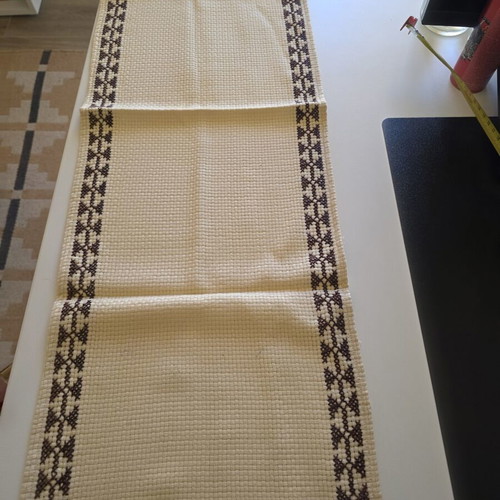 Handmade embroidered table runner like new, ecru and brown 90×27 cm