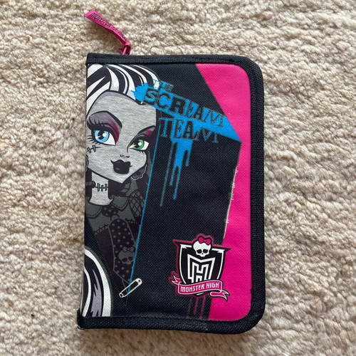Monster High pencil case used with Scream Team design